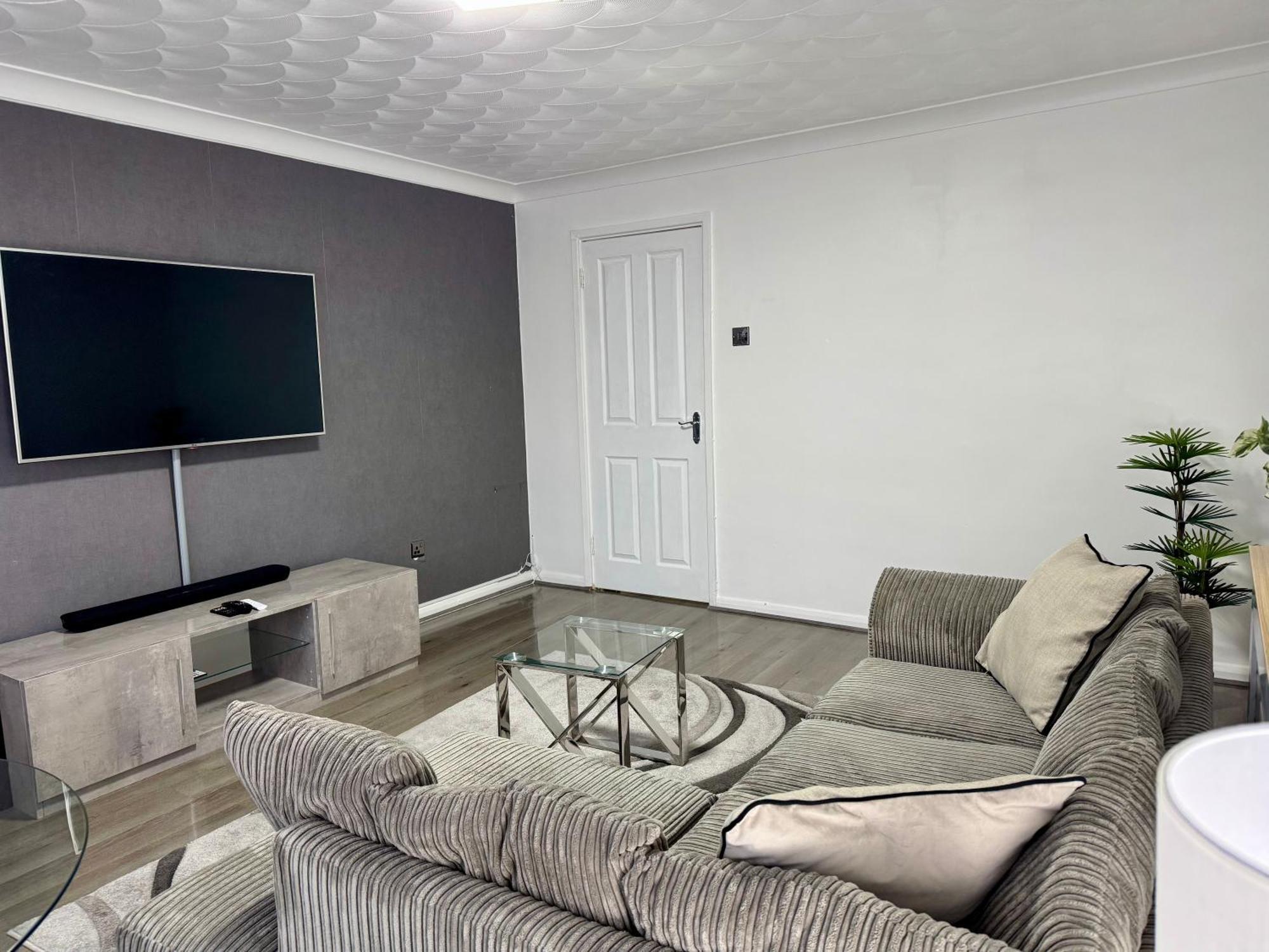 East Flat Upton Park * Londra